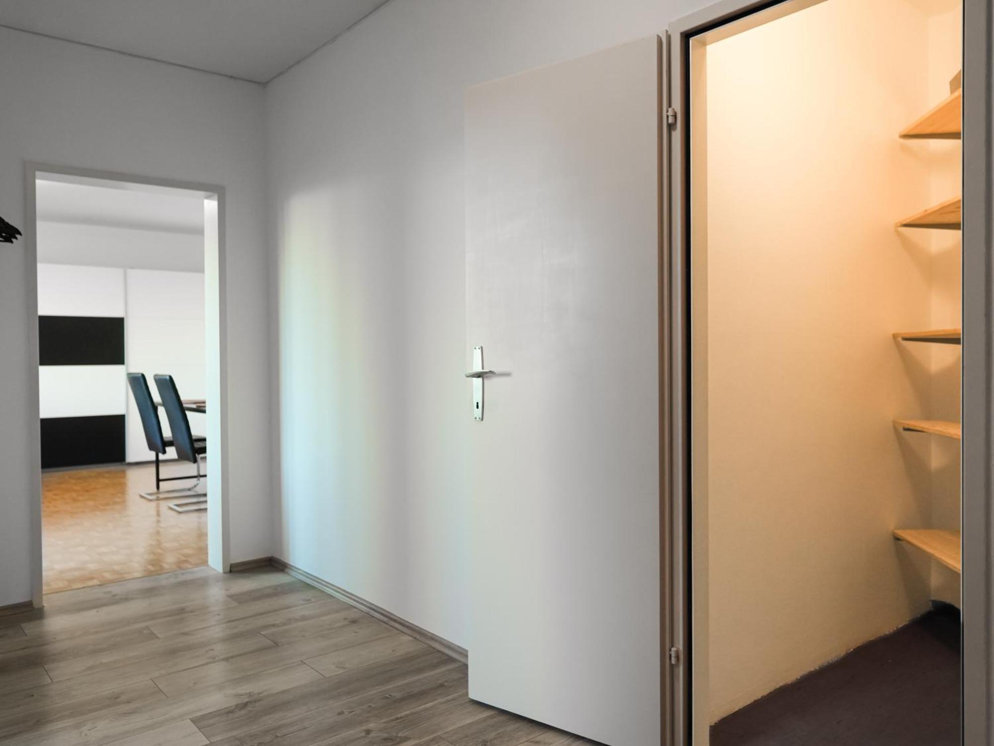 Spacious Apartments With View & Free Parking Wiener Neustadt Bagian luar foto