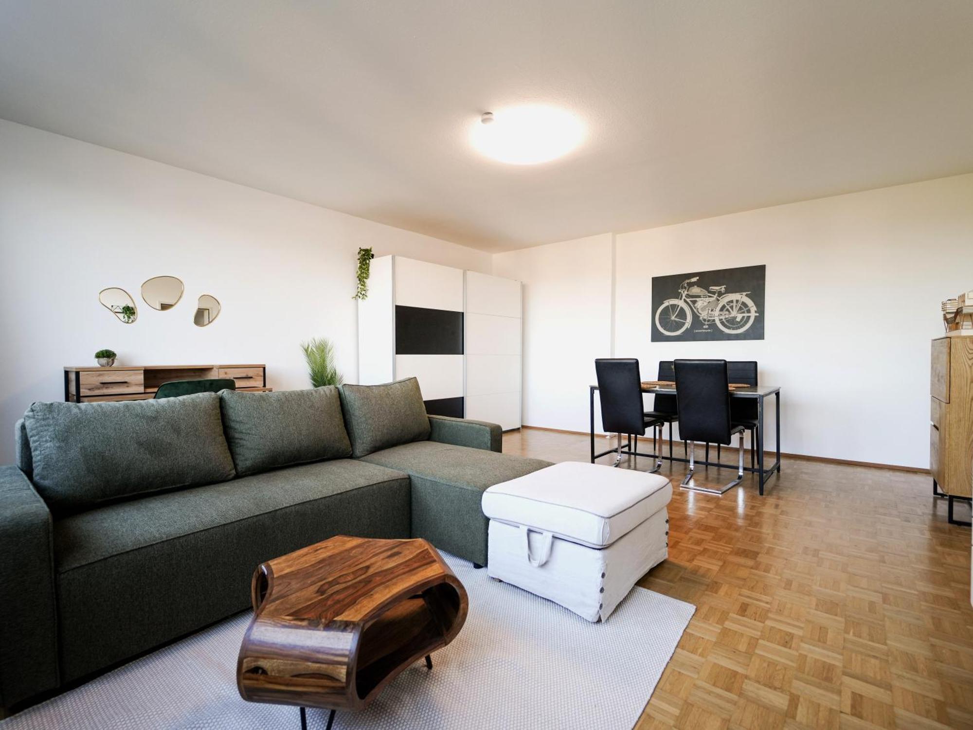 Spacious Apartments With View & Free Parking Wiener Neustadt Bagian luar foto