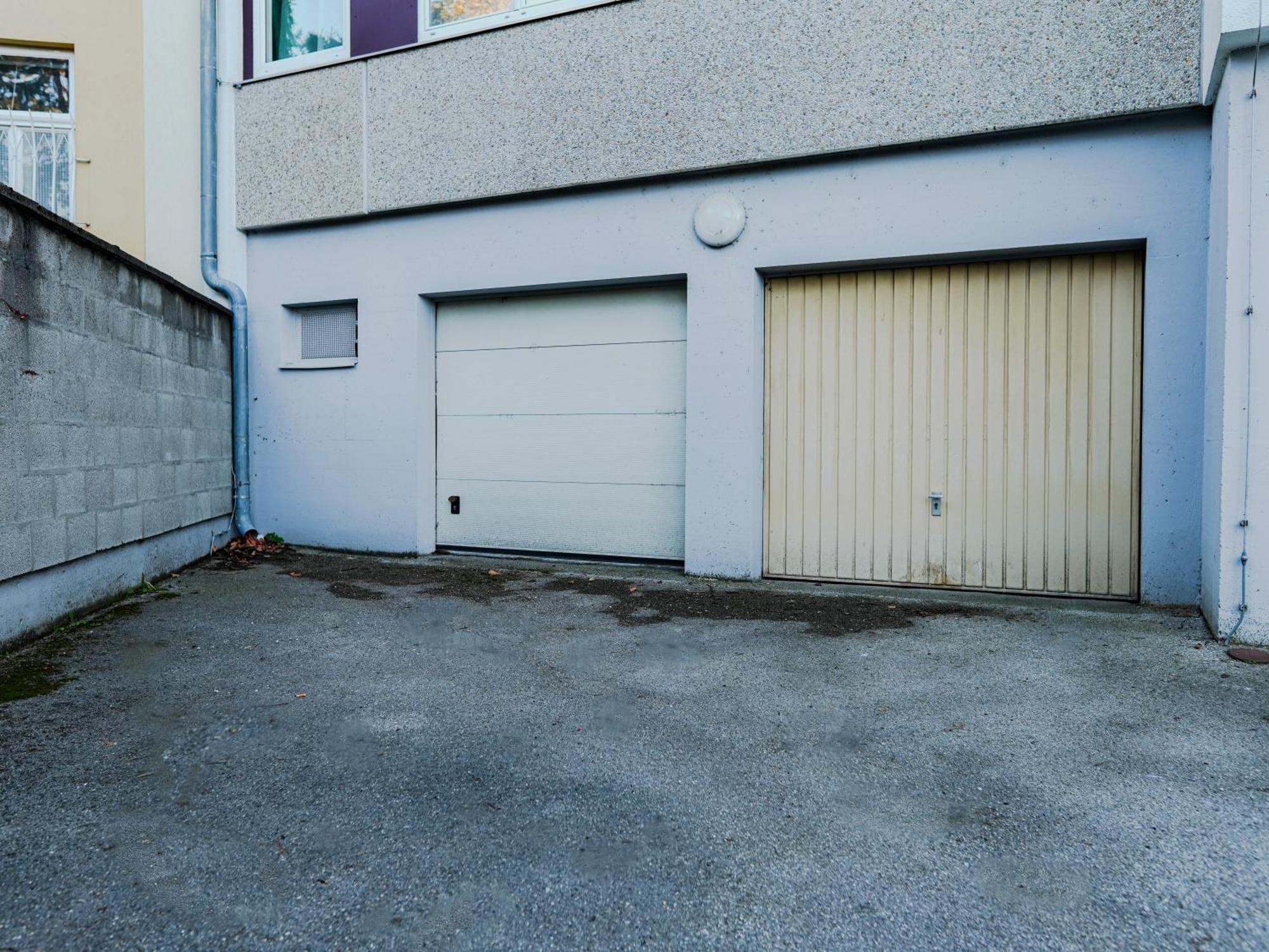 Spacious Apartments With View & Free Parking Wiener Neustadt Bagian luar foto